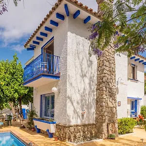 Blue Castle Homestay